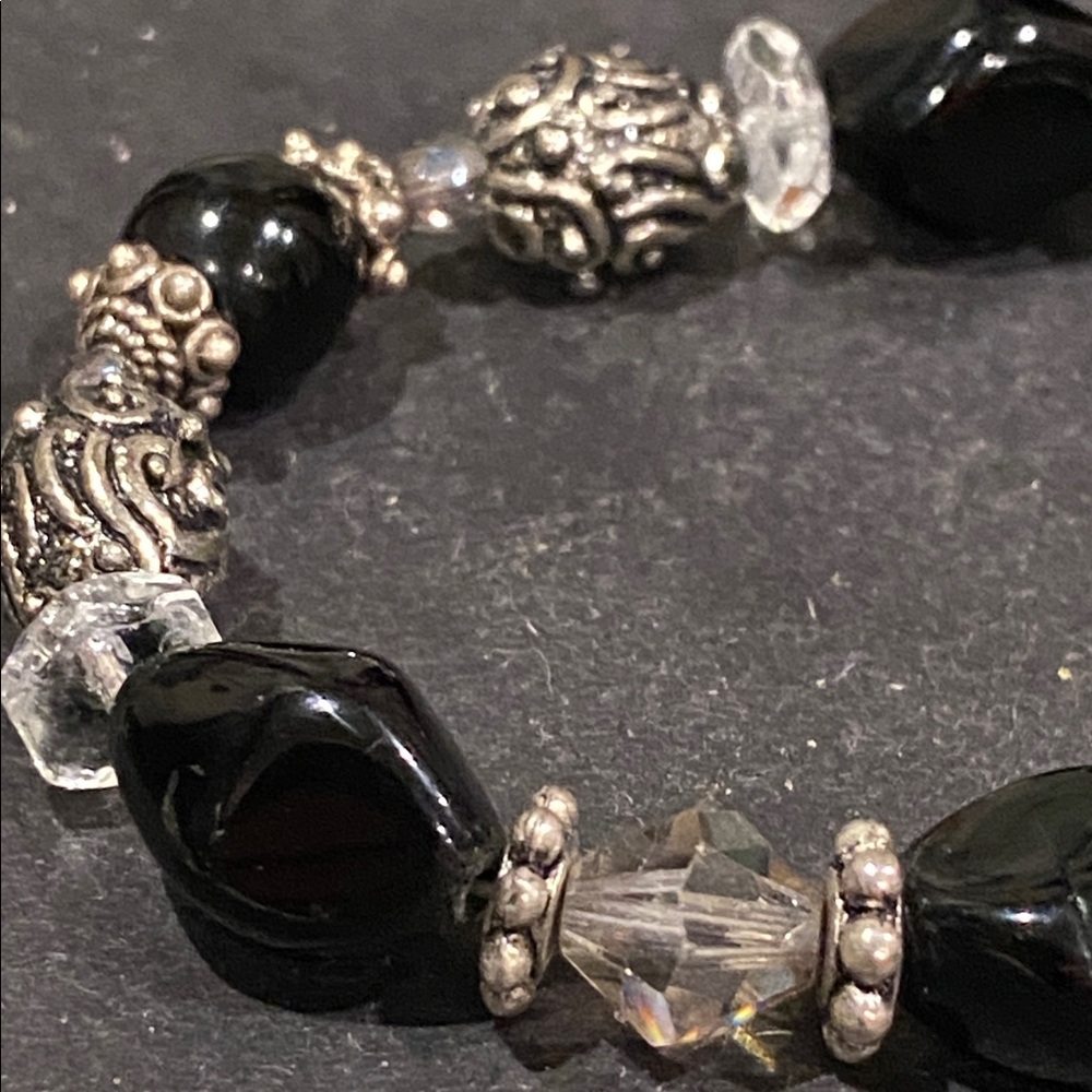 3/$10 Black and Silver Tone Beaded Bracelet - Picture 7 of 7